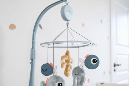 done by deer muziekmobiel